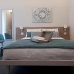 Brichett Deluxe Rooms