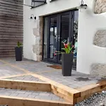Luxurious Property Set In The Heart Of Cornwall With Breathtaking Views -Rhubarb Cottage