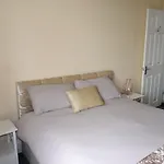 Beach Escape 4 Bedroom House, Sleeps 11, 2 Free Parking, Garden, Wifi, Smart Tv, Newly Decorated