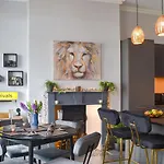 Harbour Retreat