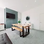 Dysa Bloomfield House
