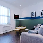 Stylish Central Blackpool Gem - Cinema & Gym