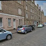 Lovely & Peaceful 2 Bedroom Home With En-Suite, Leith, Edinburgh