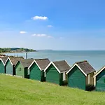 Holiday Chalet Cowes Isle Of Wight