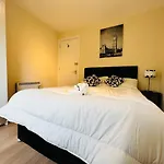 Stunning 2-Bed Apartment In Edinburgh Free Parking