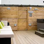 Sleeps 16 With Style And Space- And A Hot Tub!