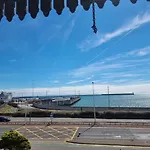 Studio Flat Next To Port And Cliffs