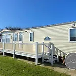 Sherwood 472 - Central Heating, Pet Friendly, Wifi, Bed Linen - Golden Palm Resort - Meadow Lakes Caravan & Lodge Hire