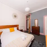 Super Central 4 Bedrooms Apartment By Calton Hill