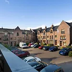 Pass The Keys Stunning 2Br Apt With Balcony Next To Queens Uni