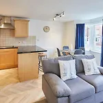 Host & Stay - Apartment 6, Royal Sands