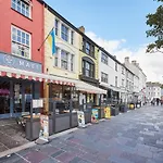 Host & Stay - High Street Apartments
