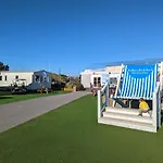 The Jones'S Family Caravan With Private Decking - Presthaven