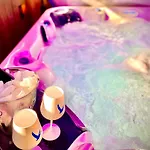 Beautiful Hot Tub Suite In Lytham St Annes