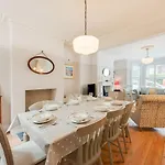 23 Stradbroke Road