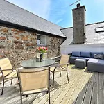 The Barn Plas Llwyndu
