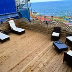 Sea View Lavish Apartment Sky Tv Whirlpool Bath Huge Balcony Newly Refurbished
