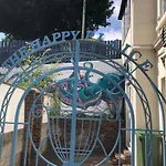 The Happy Plaice A 10 Minute Walk From The Sea.