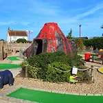 Palm Grove 2- Golden Palm - Pet Friendly, Wifi, Bed Linen, Central Heating - Meadow Lakes Caravan & Lodge Hire
