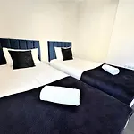 Central Two Bedroom Flat Morden Deco Sleep 6 I Cl12