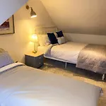 The Little Ayr Bnb Seaside Apartment