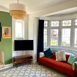 3 Bedroom Spacious Seaside Apartment With Estuary Views
