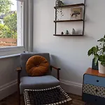 *Unique Brighton Apartment & Garden, Near Beach*