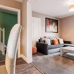 Weekly Monthly Deal-4 Beds-Large House-Driveway By Lima Apartments Ltd