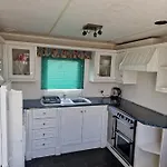 Elegance On Highfields F28