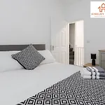 New Immaculate 5Bed - Parking - City Links - 5 By Hinkley Homes Short Lets & Serviced Accommodation