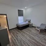 Modern Double Ensuite Rooms Close To City Centre And Lfc