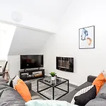 Elmsleigh Lofts By Sorted Stay