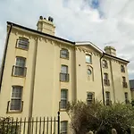 Seaview Apartments