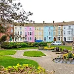 Lovely 1 Bed Flat 200 Metres From Beach