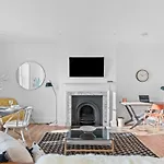 2 Bed- Churchill'S Residence