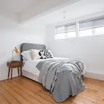 Charles Alexander Short Stay - Hove Suite
