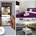 Supersized House 6 Beds Sleeps 14 W Garden & Carpark By Hinkley Homes Short Lets & Serviced Accommodation