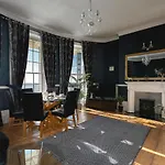 Marine Parade Sea View 2-Bedroom Apartment