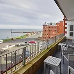 Host & Stay - 4 Metropole Towers