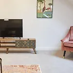 Host & Stay - Cornerhouse Apartments