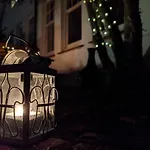 *Unique Brighton Apartment & Garden, Near Beach*