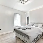 Beauty Close To Coast, Stunning Interior, By Air Premier