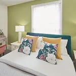 Host & Stay - Hidden Treasure