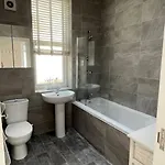 One Bedroom Apartment In The Centre Of Llandudno