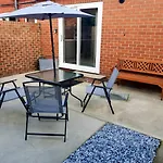 Madeline'S View -A Smart And Modern 1 Bed Property With The Bonus Of A Large Driveway Parking Area