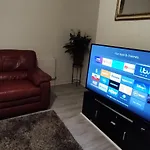 Cheerful 2-Bedroom Home With Off Street Parking