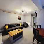Walk To The Beach! Flat-For-6 Central Swansea