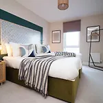 Stylish Modern Retreat Overlooking Poole Quay