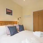 Dolphin Stone Lodge