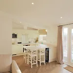 Palm Cottage - Cosy New Build Bungalow In The Heart Of Rural Kent